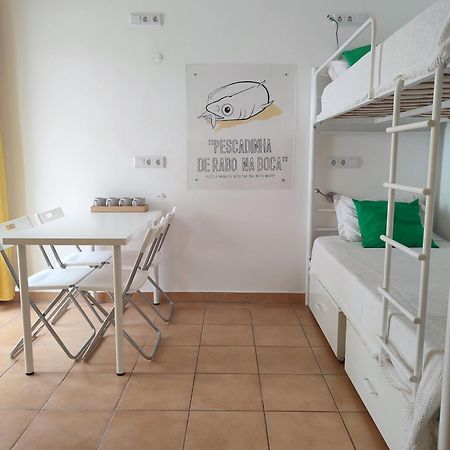 Racing Mackerel Hostel Lagos Ngoại thất bức ảnh