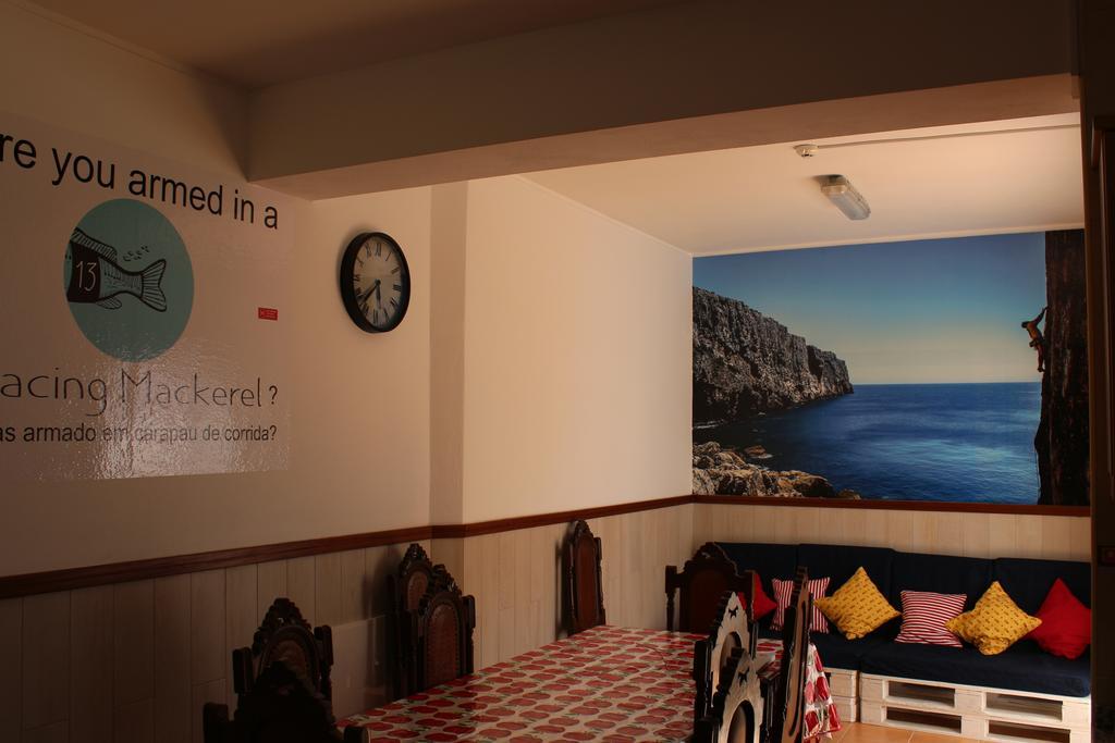 Racing Mackerel Hostel Lagos Ngoại thất bức ảnh