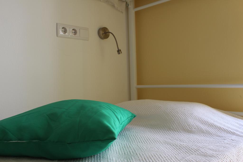 Racing Mackerel Hostel Lagos Ngoại thất bức ảnh