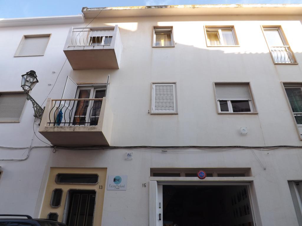 Racing Mackerel Hostel Lagos Ngoại thất bức ảnh