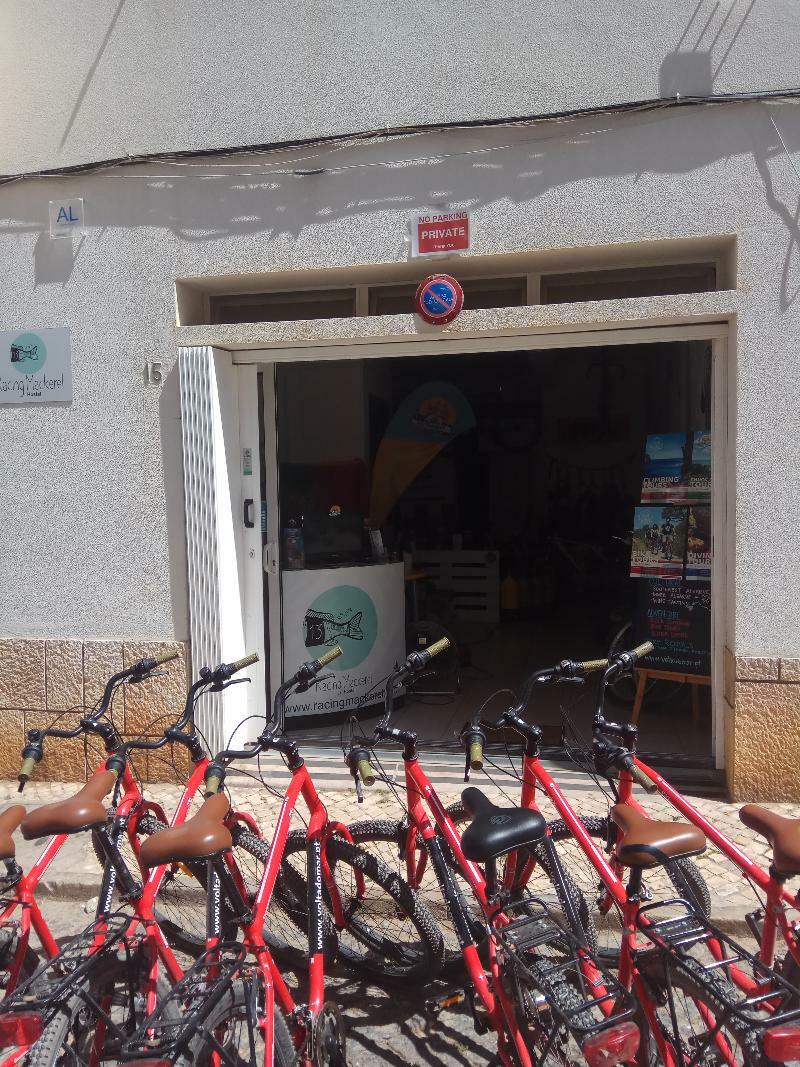 Racing Mackerel Hostel Lagos Ngoại thất bức ảnh