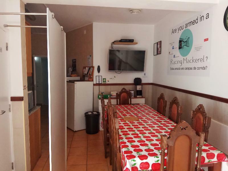 Racing Mackerel Hostel Lagos Ngoại thất bức ảnh