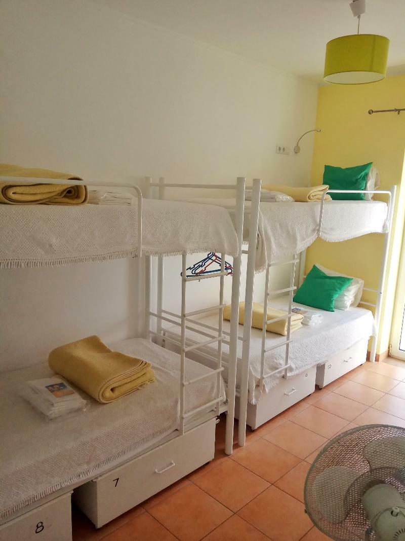 Racing Mackerel Hostel Lagos Ngoại thất bức ảnh