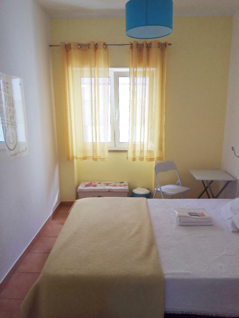 Racing Mackerel Hostel Lagos Ngoại thất bức ảnh